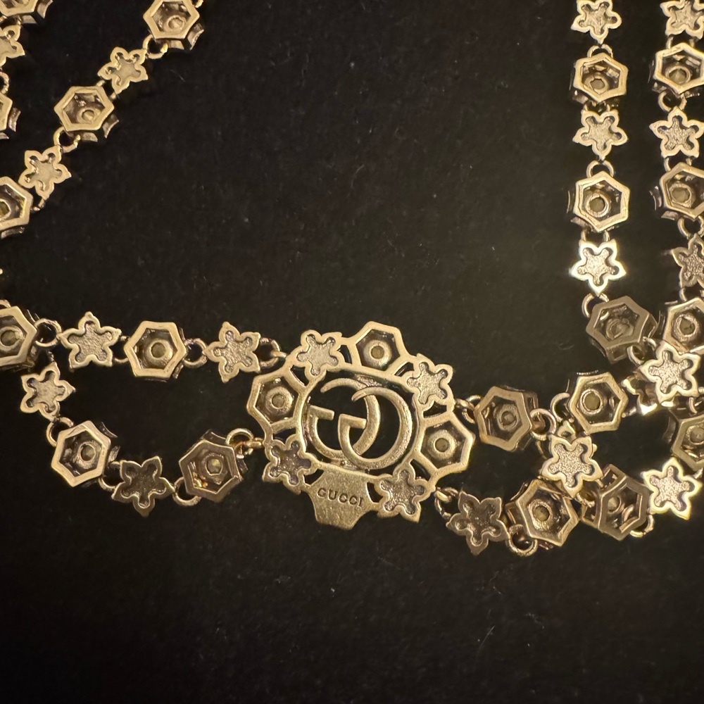 Gucci Gold Double Strand Necklace with Floral Medallion - Picture 4 of 6